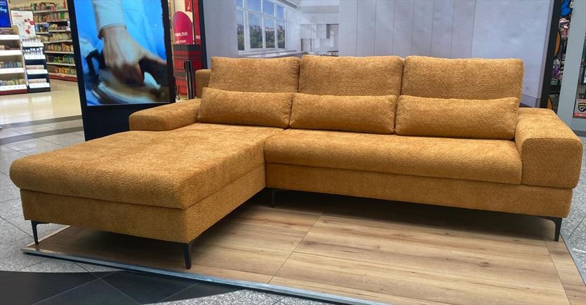 Produkcja mebli tapicerowanych, Cezari Furniture F.P.H. Karmela Cezari, Oleśnica